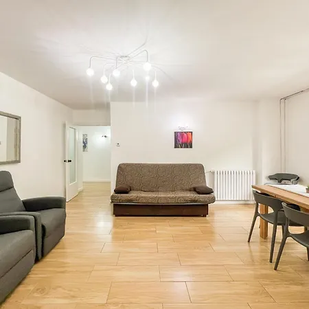 Apartment Reformado Park En El Centro De Andorra