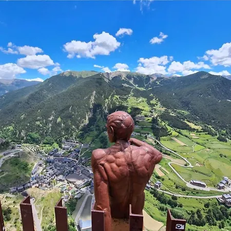 Reformado Park En El Centro De Andorra